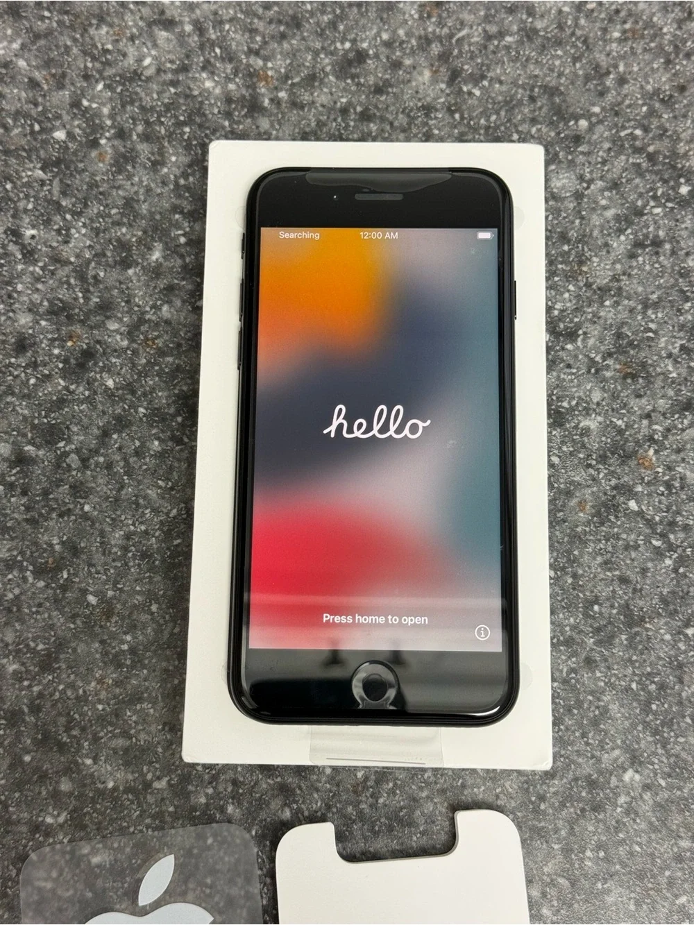 NEW Apple iPhone SE 2020 64GB Black Cricket Wireless (Carrier Locked) MHGELL/A